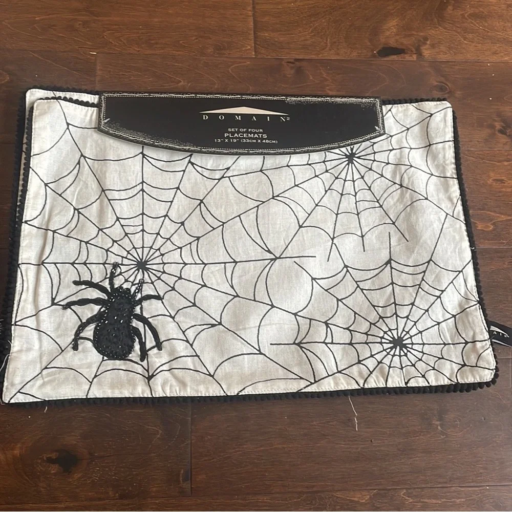 Domain Halloween themed placemats Swt of 4 Spiderweb Beaded